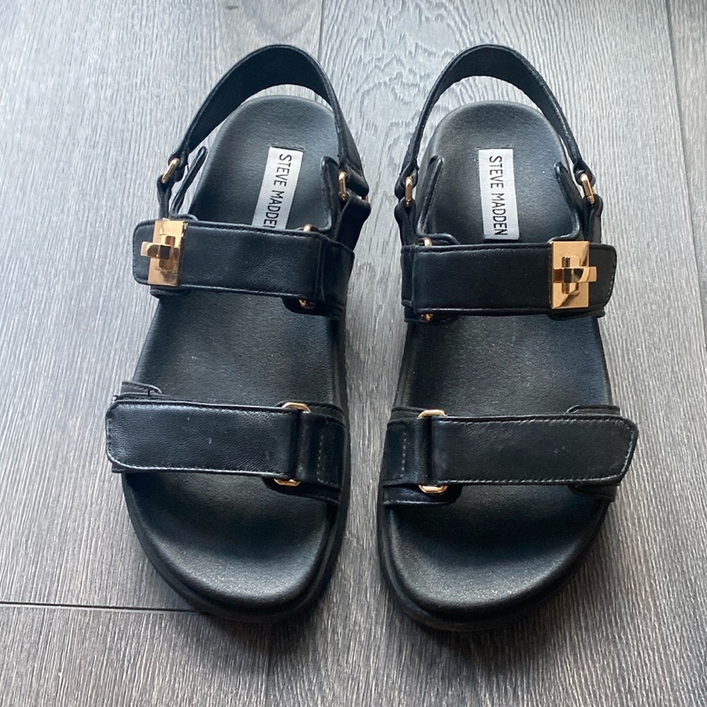 Steve Madden Mona sandal in black size 6